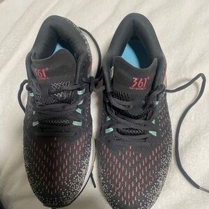 361 degrees spire women training shoe size 9
